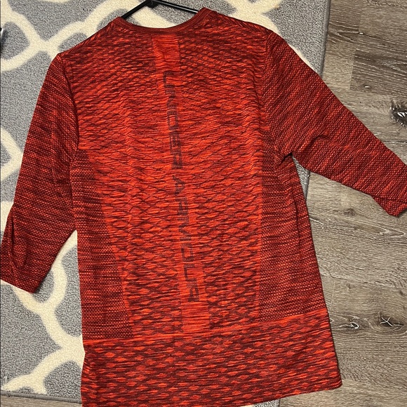 Under Armour Men's Patterned Orange/Red 3/4 Sleeve Tee - Picture 4 of 4